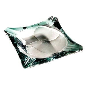 Quelles sont les caractéristiques d&rsquo;un cendrier en cristal ?